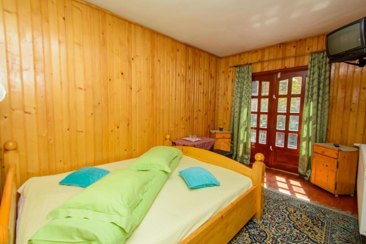Rem'S Pension Rîşnov Buitenkant foto
