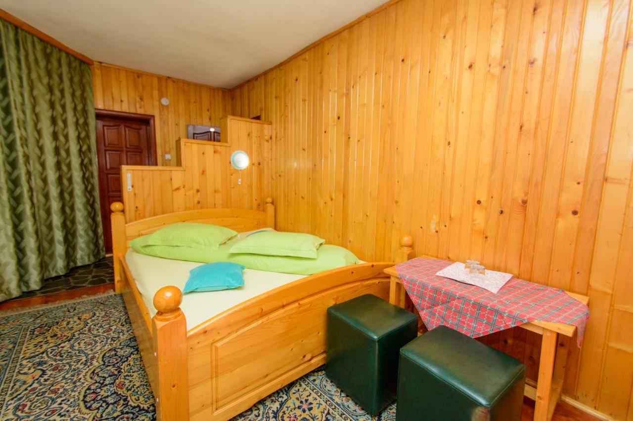 Rem'S Pension Rîşnov Buitenkant foto