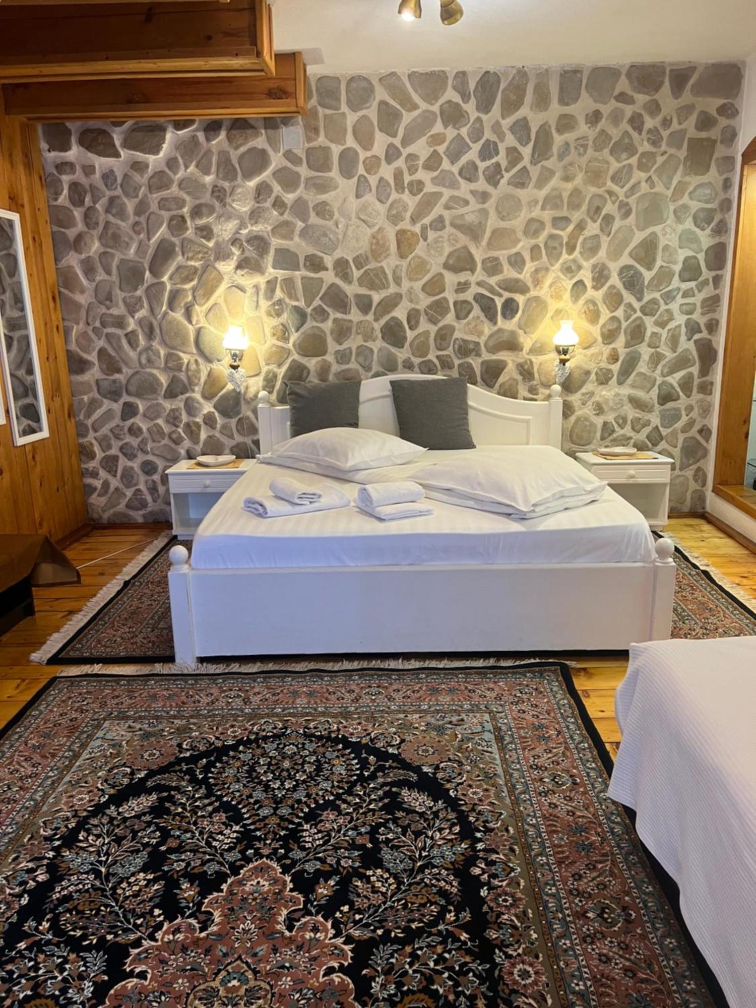 Rem'S Pension Rîşnov Buitenkant foto