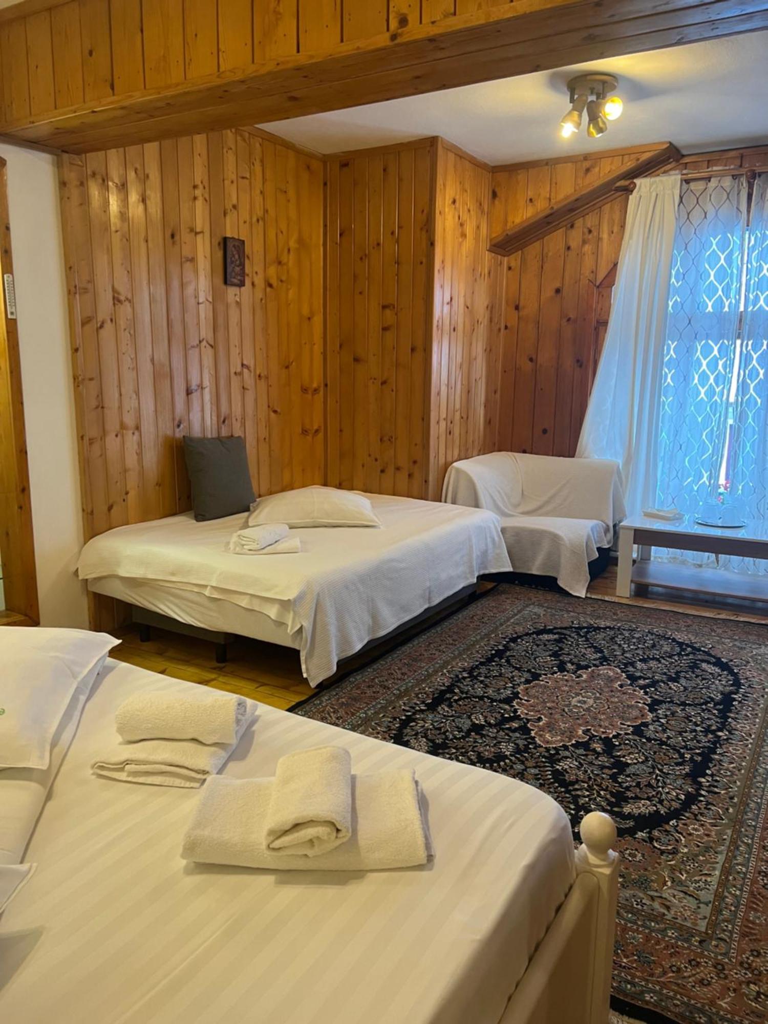 Rem'S Pension Rîşnov Buitenkant foto