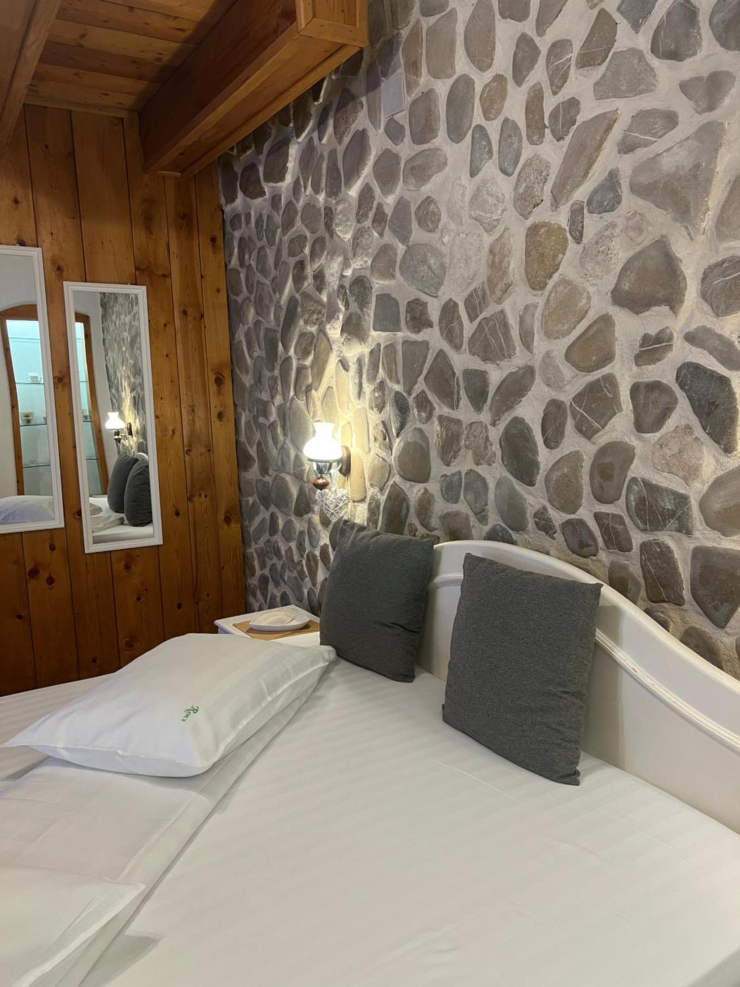 Rem'S Pension Rîşnov Buitenkant foto