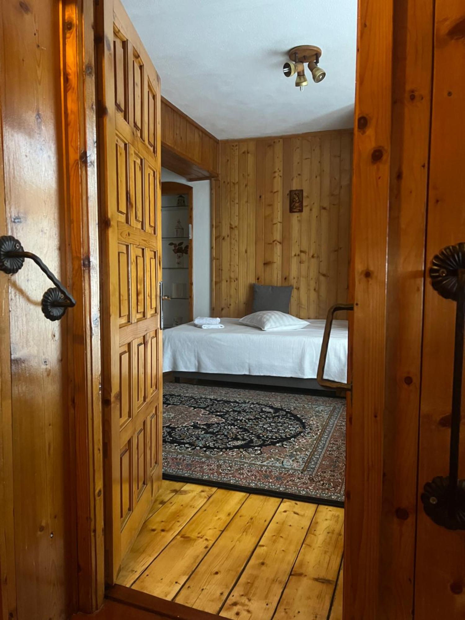 Rem'S Pension Rîşnov Buitenkant foto