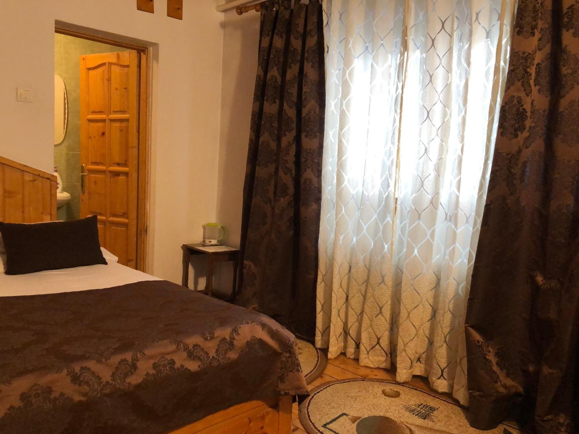 Rem'S Pension Rîşnov Buitenkant foto